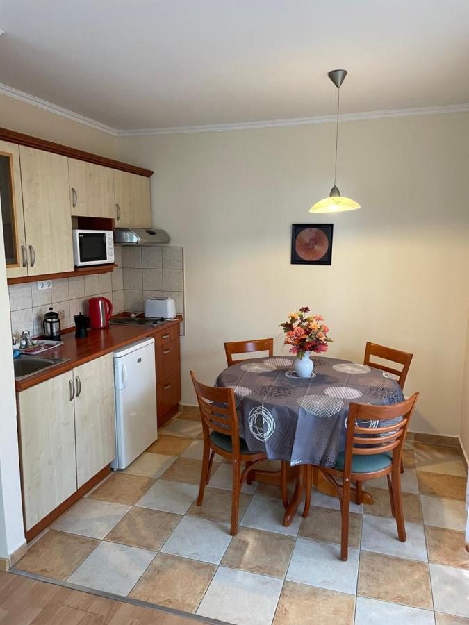 Garda Wellness Apartmanhaz Heviz Exterior photo